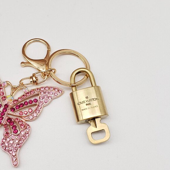 Auth Louis Vuitton Lock & Key with Unbranded Butterfly Charm, Keychain 090925 - Picture 5 of 7